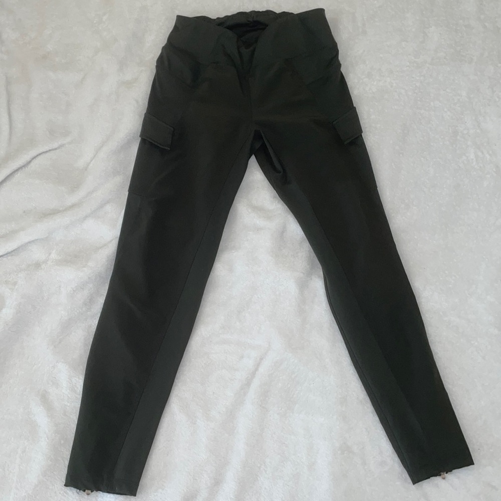 C9 by Champion Olive Green Capri Joggers in Size XS - GREAT CONDITION